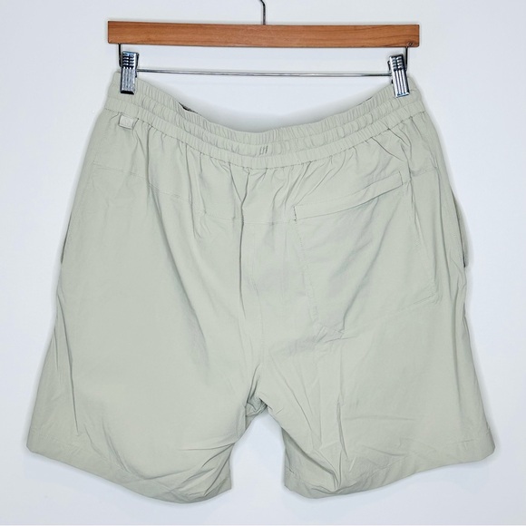 Lululemon Activewear Shorts Size XL Light Cream Khaki 7" Inseam Men's - Picture 6 of 13